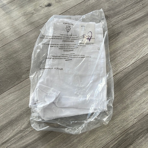 Size small white jean shorts - Picture 1 of 3